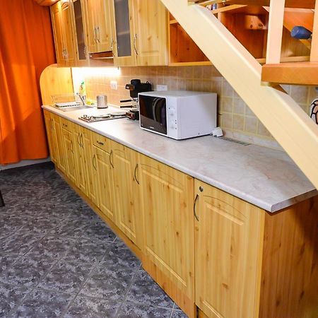 Tinodi Fogado Bed & Breakfast ชาร์วาร์ ภายนอก รูปภาพ