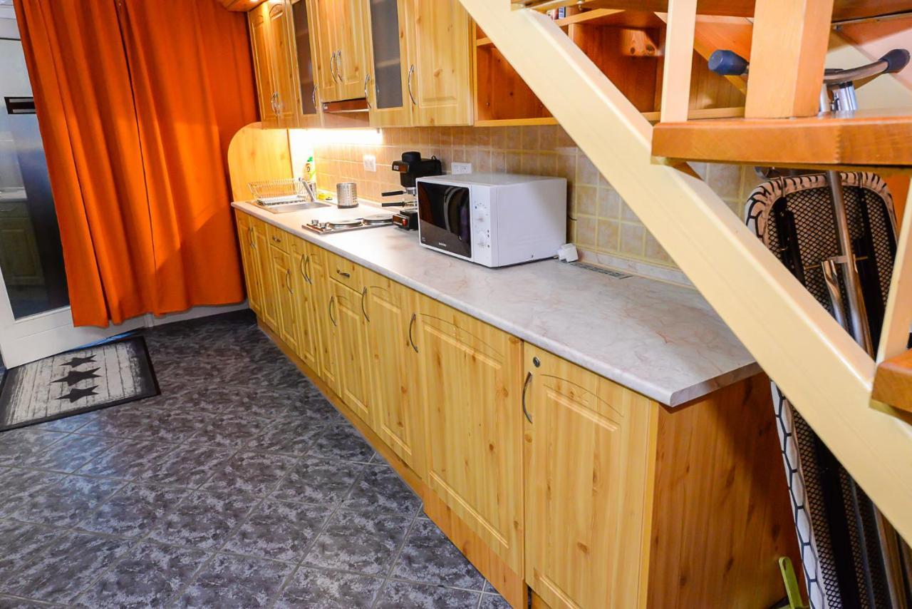 Tinodi Fogado Bed & Breakfast ชาร์วาร์ ภายนอก รูปภาพ
