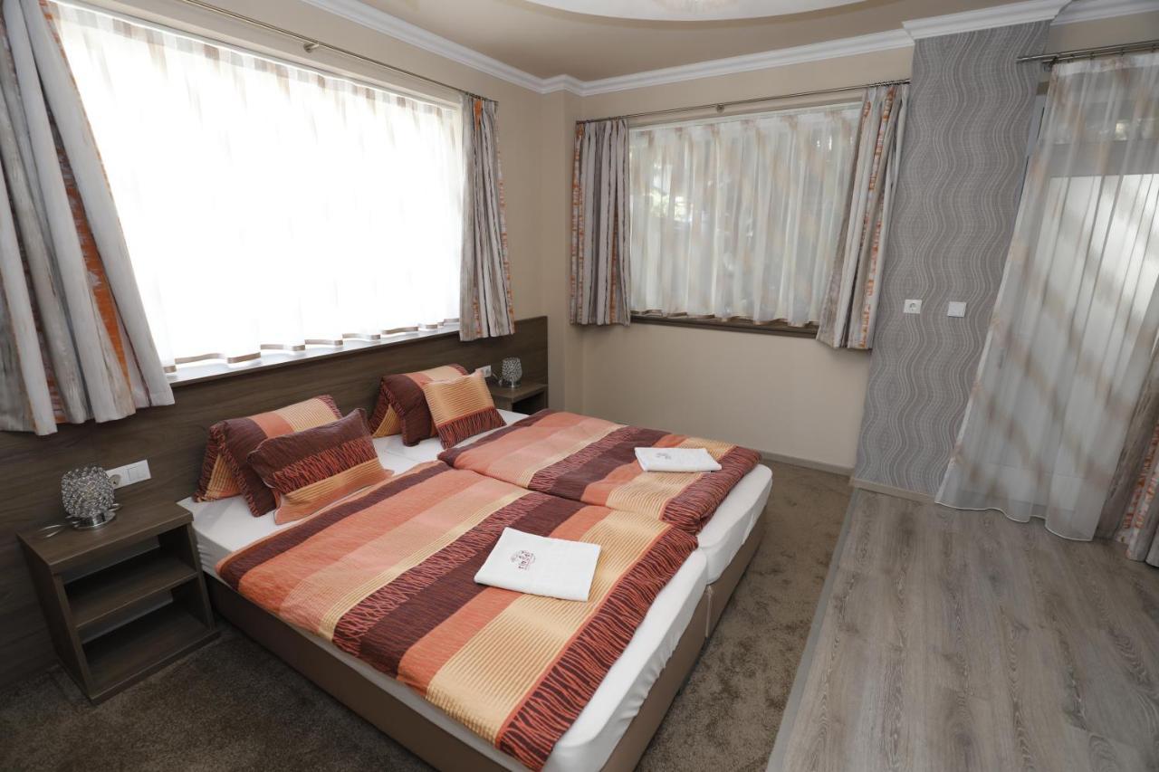 Tinodi Fogado Bed & Breakfast ชาร์วาร์ ภายนอก รูปภาพ