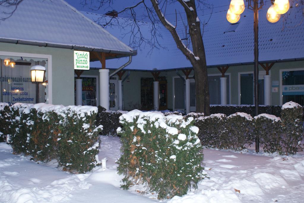 Tinodi Fogado Bed & Breakfast ชาร์วาร์ ภายนอก รูปภาพ
